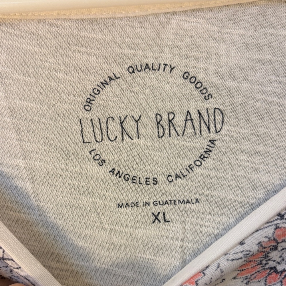 Lucky Brand Women's Intricate White and Blue Medallion 3/4 Sleeve Top Size XL - Picture 2 of 6